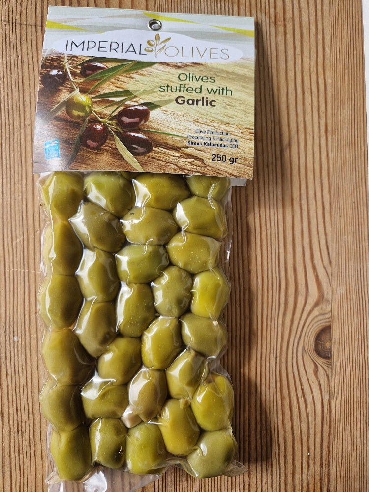 Gröna oliver med vitlök, 250 gr - Mediterranean Deli