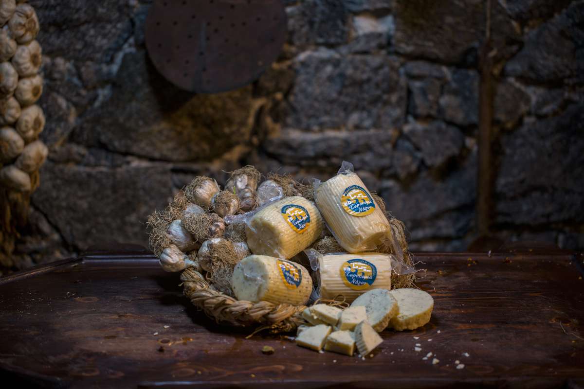 Naxos ost med vitlök (ca 400g)