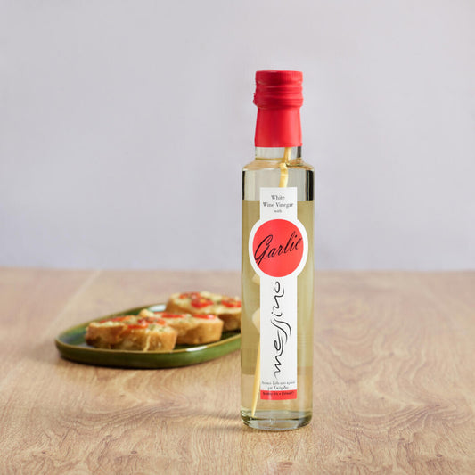 Vitvinsvinäger med vitlök