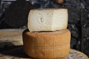 Rökt gravieraost från Naxos (Smoked Graviera) (ca 300g)